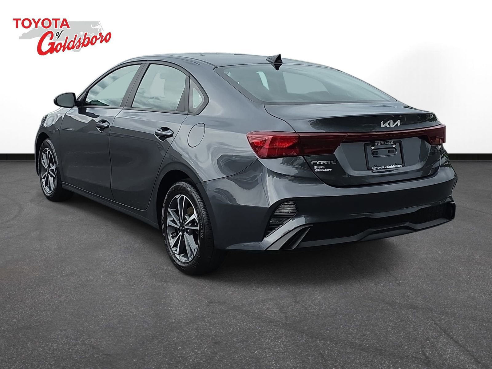 Used 2024 Kia Forte LXS FWD image 7