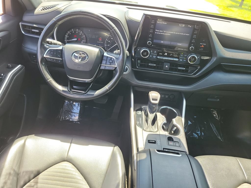 Certified 2021 Toyota Highlander XSE FWD image 26