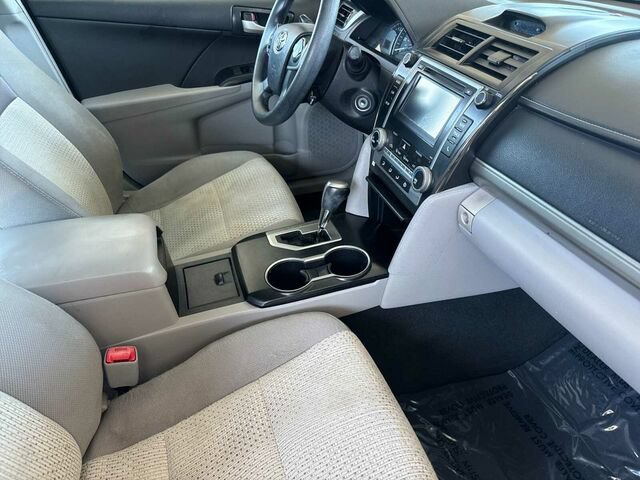 Used 2014 Toyota Camry LE FWD image 17