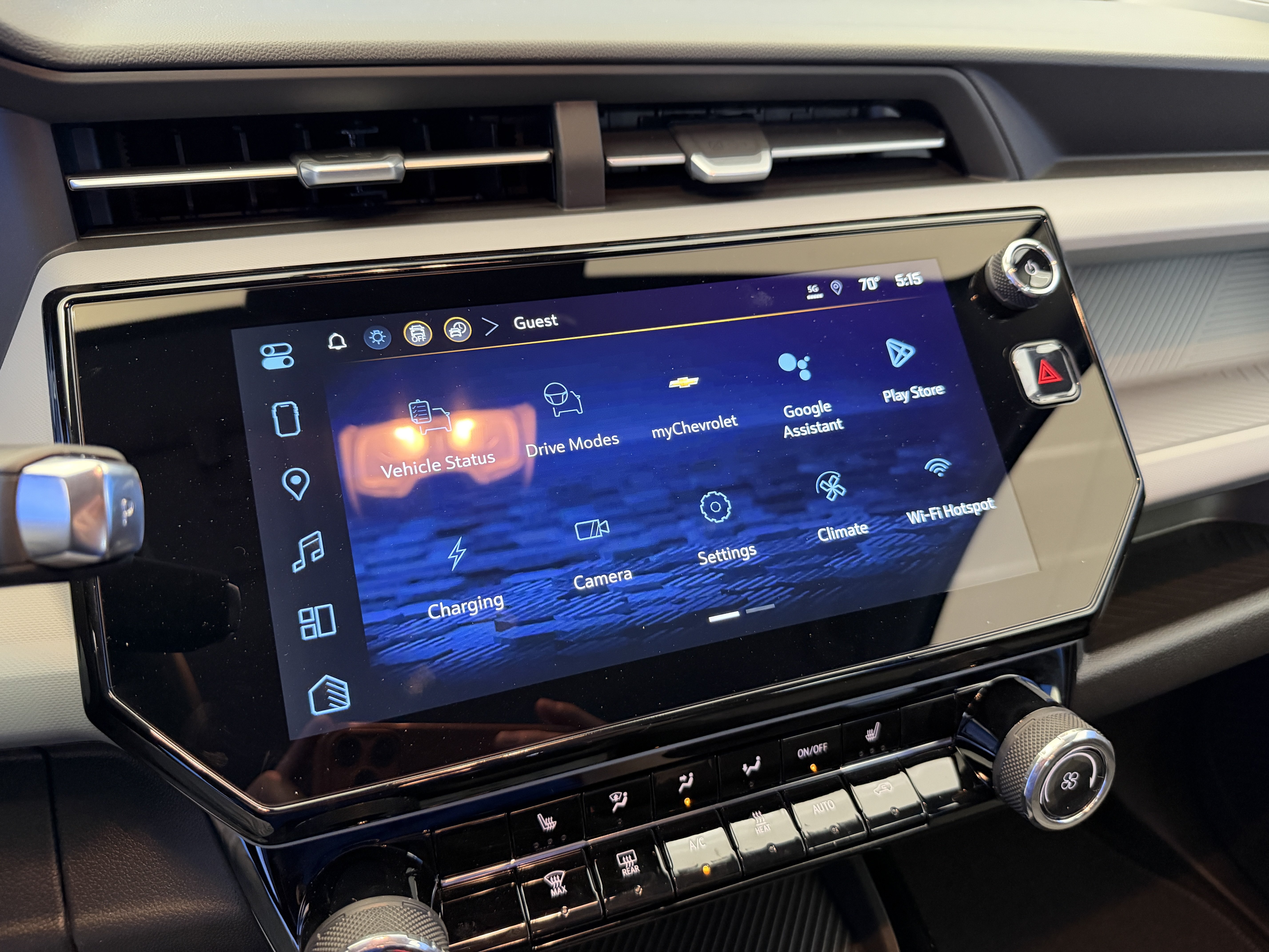 New 2027 Chevrolet Bolt LT w/ Comfort Package FWD image 20