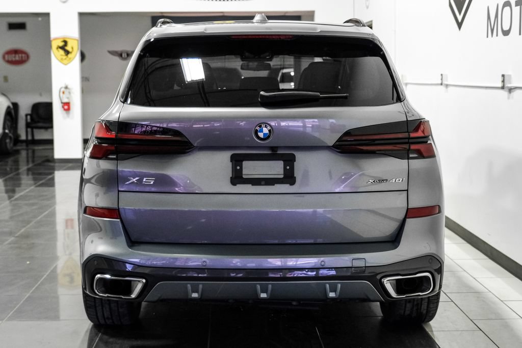 Used 2025 BMW X5 xDrive40i w/ M Sport Package AWD/4WD image 10
