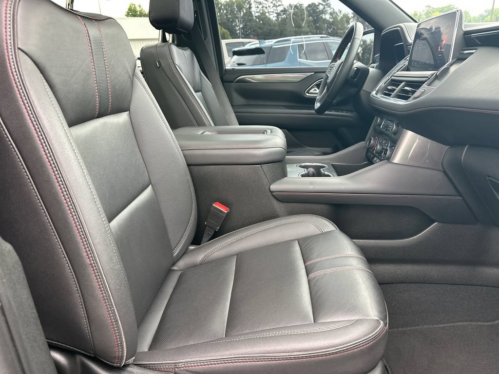 Used 2023 Chevrolet Suburban RST w/ Sport Performance Package AWD/4WD image 14