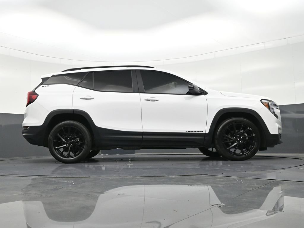 Used 2024 GMC Terrain SLE w/ Driver Convenience Package image 28