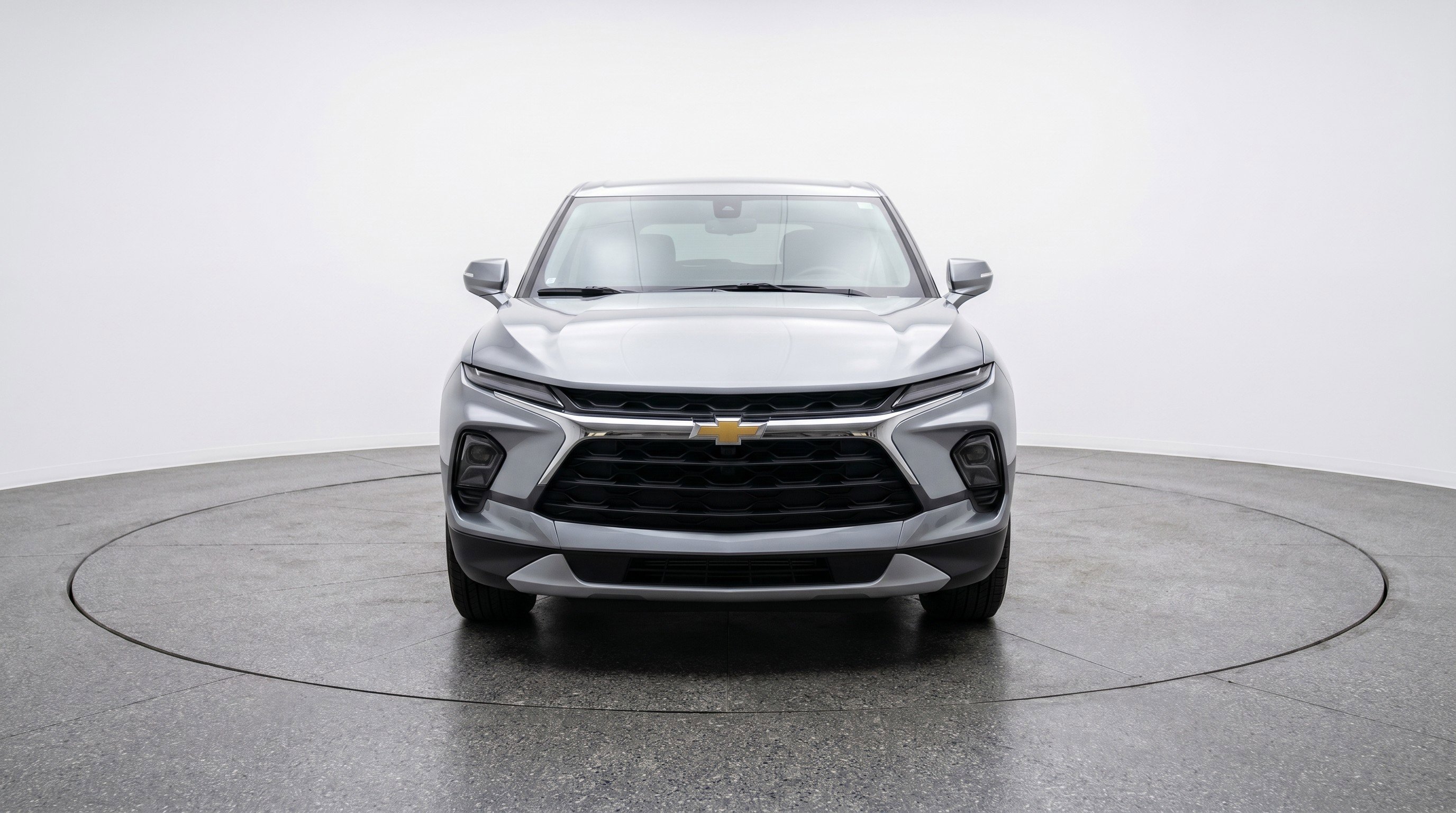 Used 2025 Chevrolet Blazer LT FWD image 2