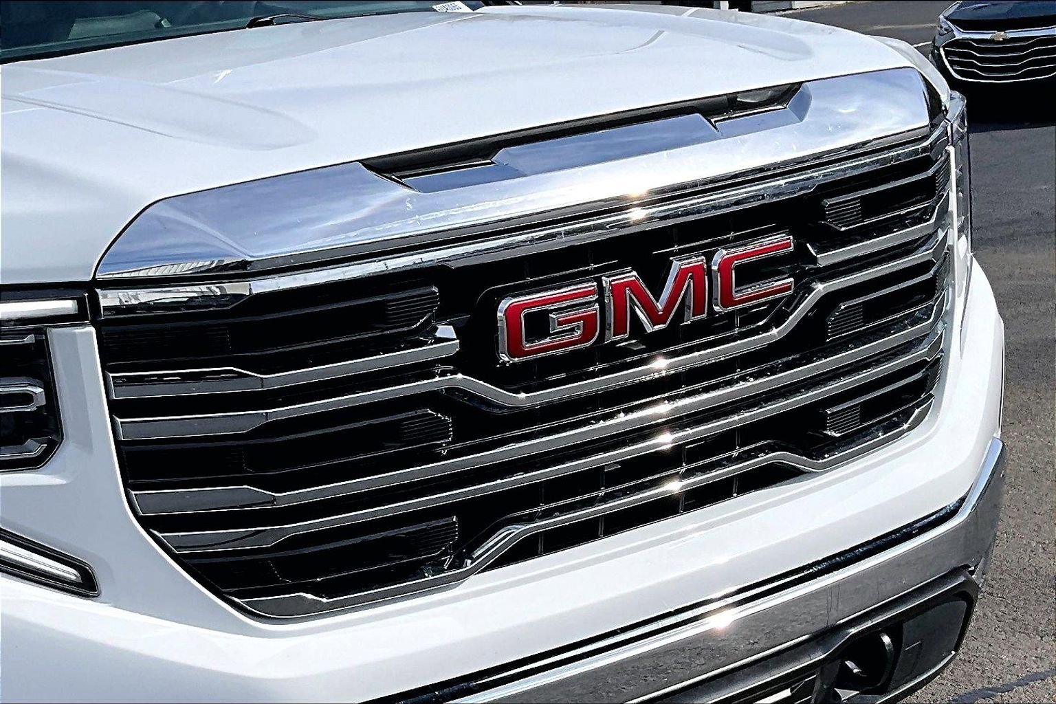 Used 2025 GMC Sierra 1500 SLT image 34