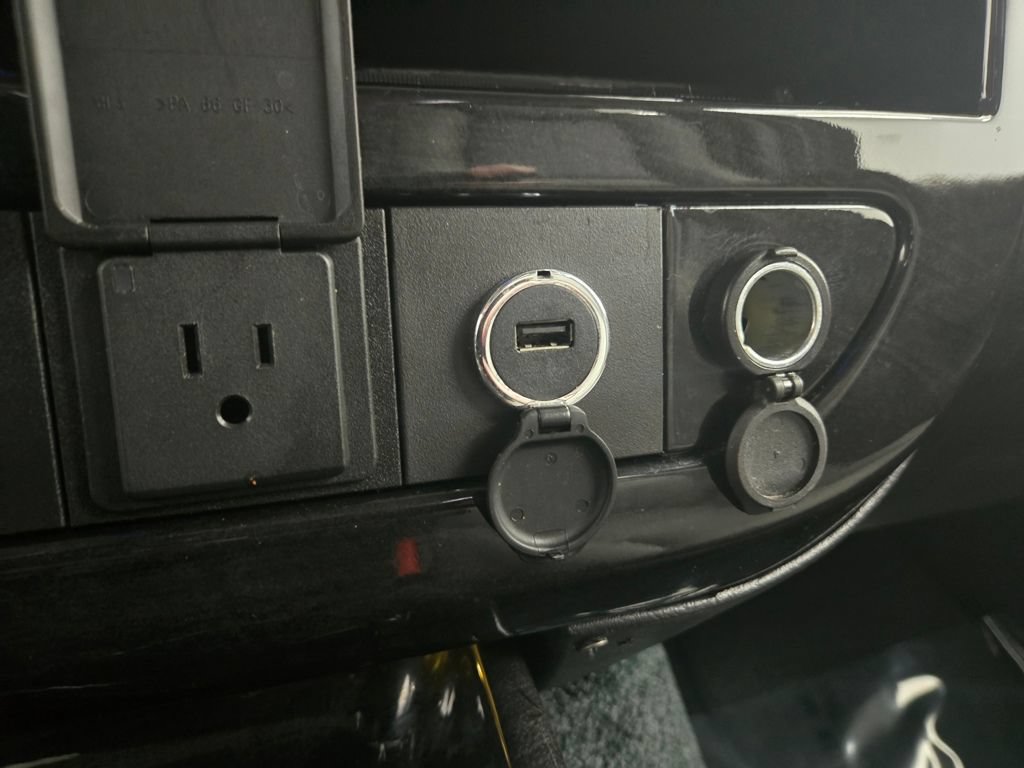 Used 2020 Chevrolet Express 2500 Extended RWD image 28