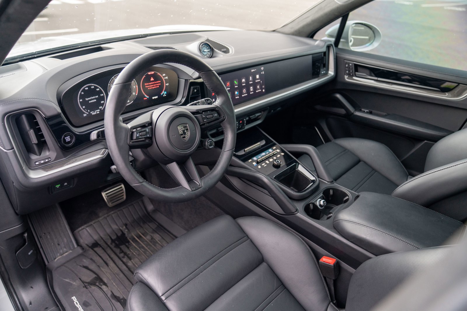 Certified 2025 Porsche Cayenne Turbo image 4