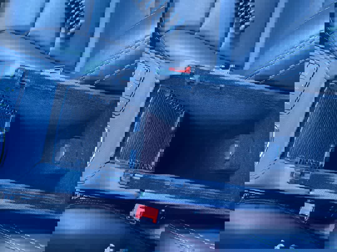 Used 2024 Cadillac XT4 Premium Luxury image 19