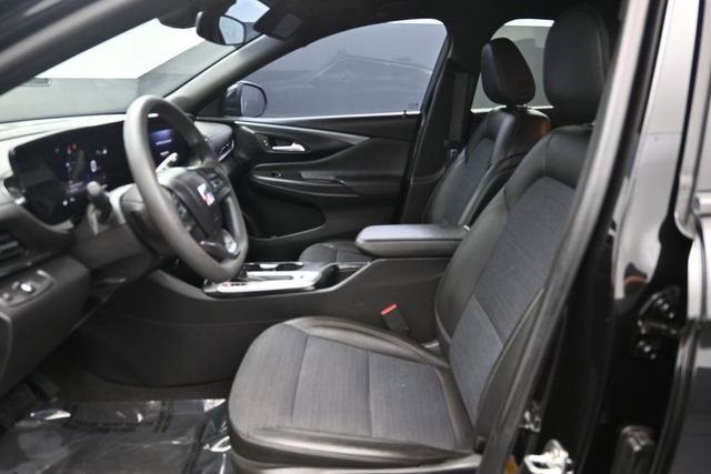 Used 2025 Buick Envista Preferred w/ Advanced Safety Package FWD image 6