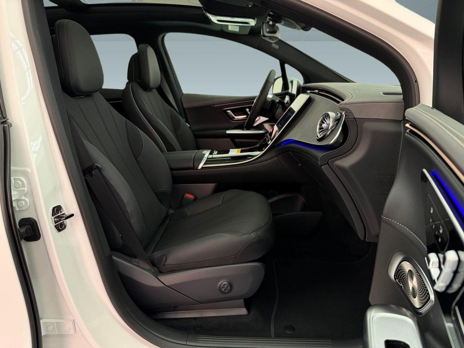 New 2026 Mercedes-Benz EQE 320 4MATIC SUV image 24