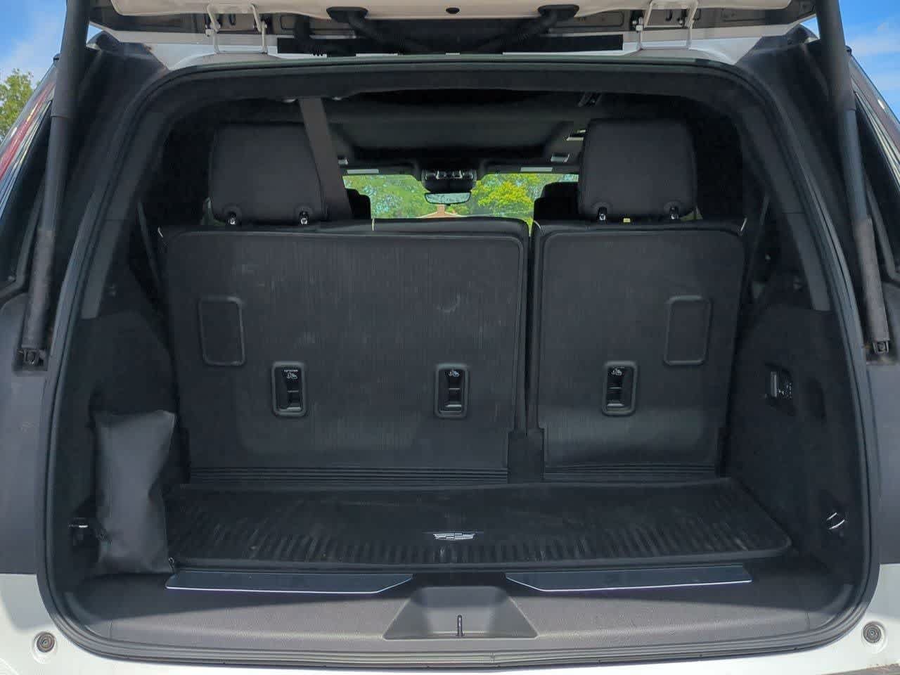 Used 2025 Cadillac Escalade Sport Platinum w/ LPO, ONYX Package AWD/4WD image 37