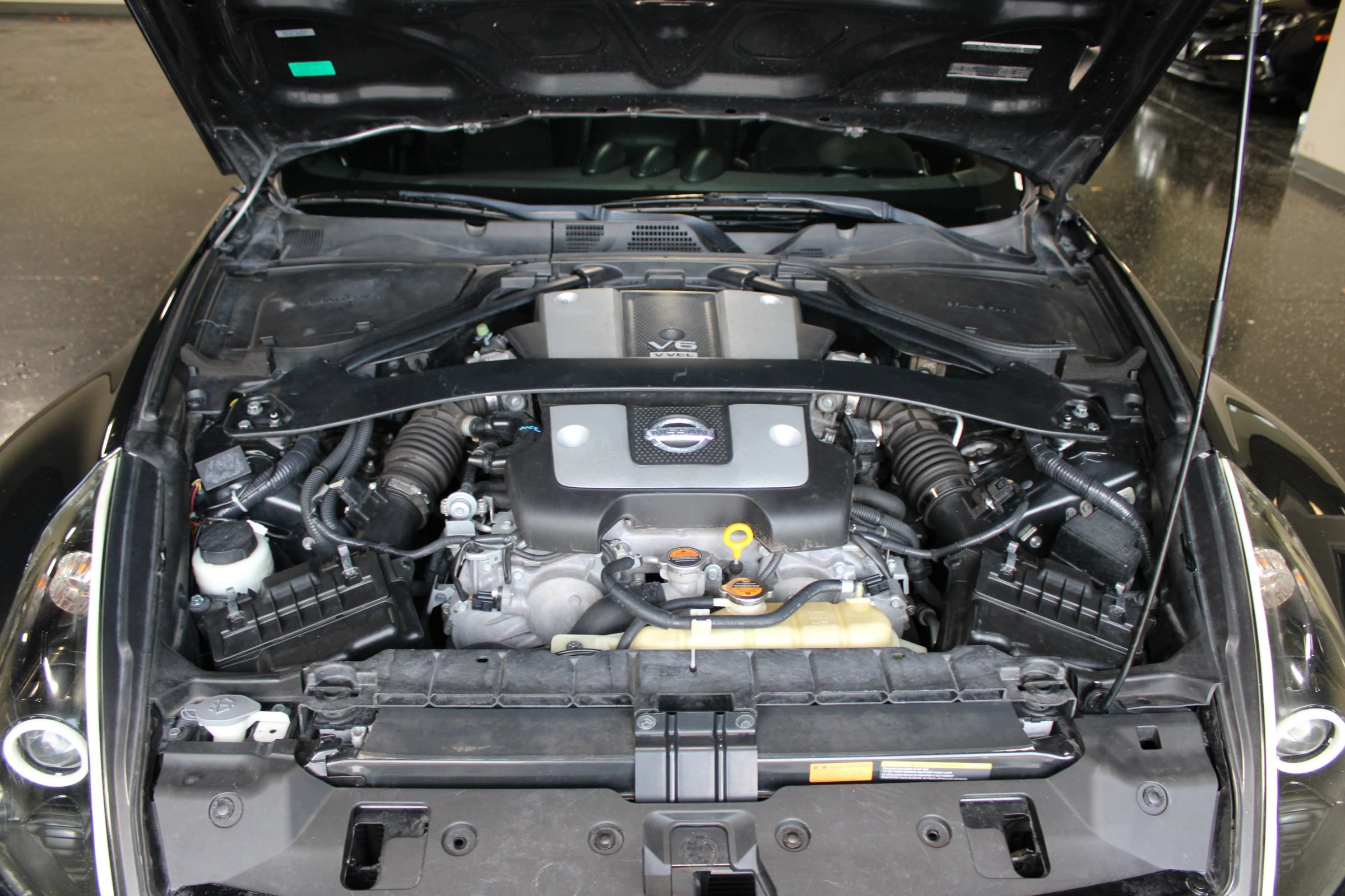 Used 2014 Nissan 370Z Touring w/ Sport Package RWD image 30
