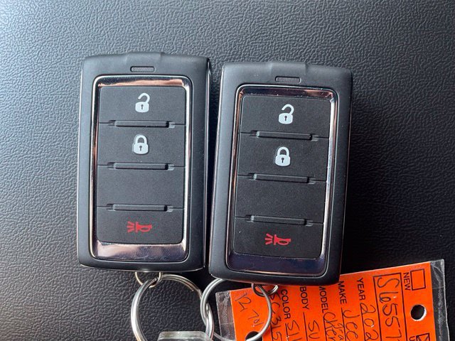 Used 2025 Jeep Grand Cherokee Laredo RWD image 30