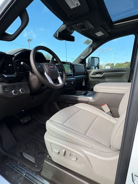 New 2026 GMC Sierra 2500 SLT AWD/4WD image 15