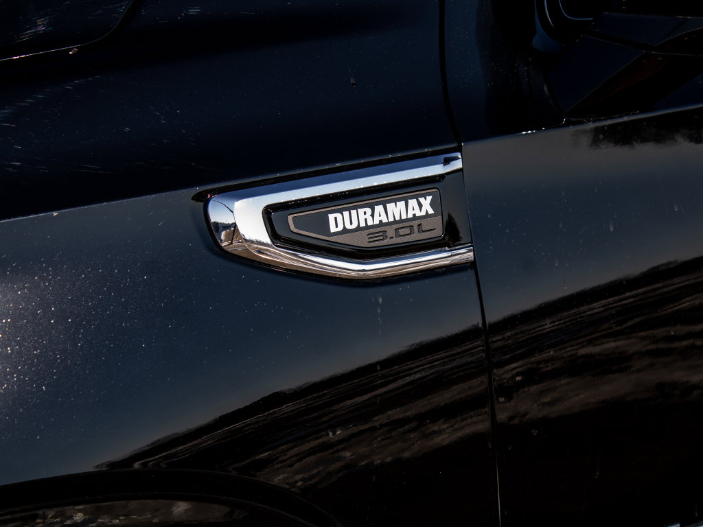 Used 2022 GMC Yukon XL SLT w/ SLT Premium Package image 8