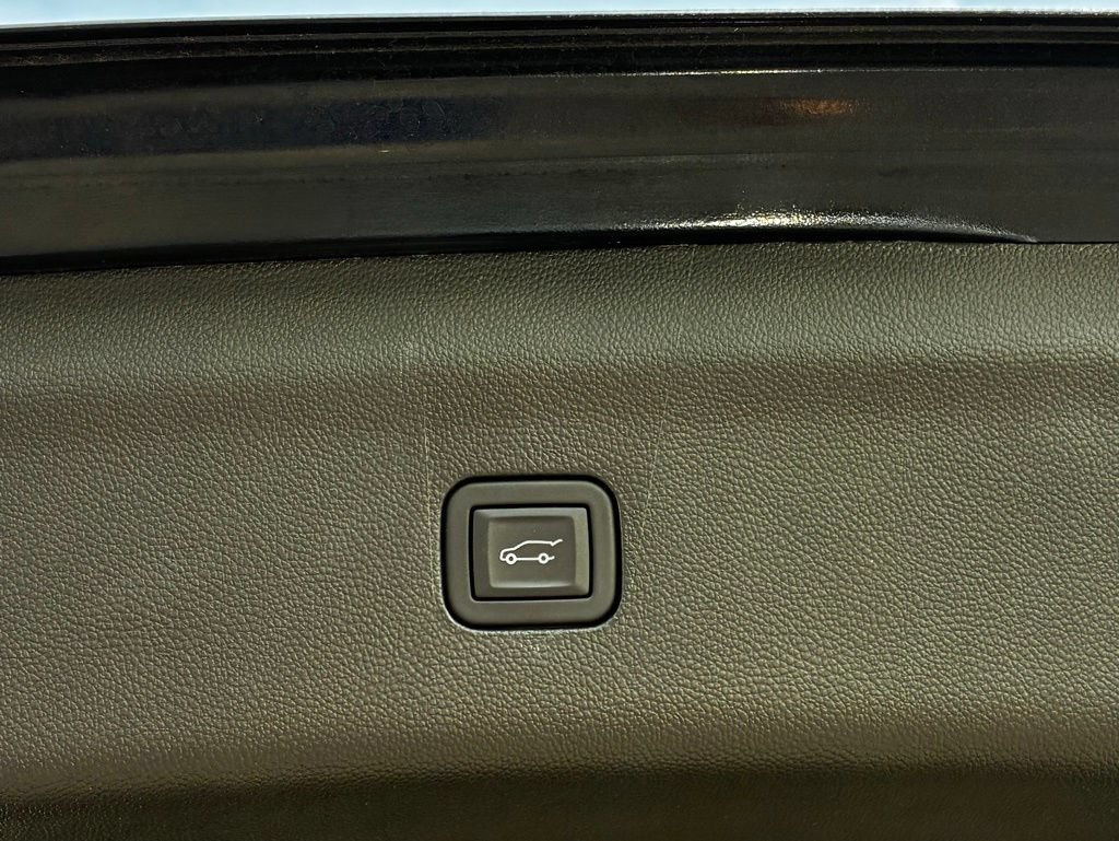 Used 2023 Buick Enclave Essence AWD/4WD image 43