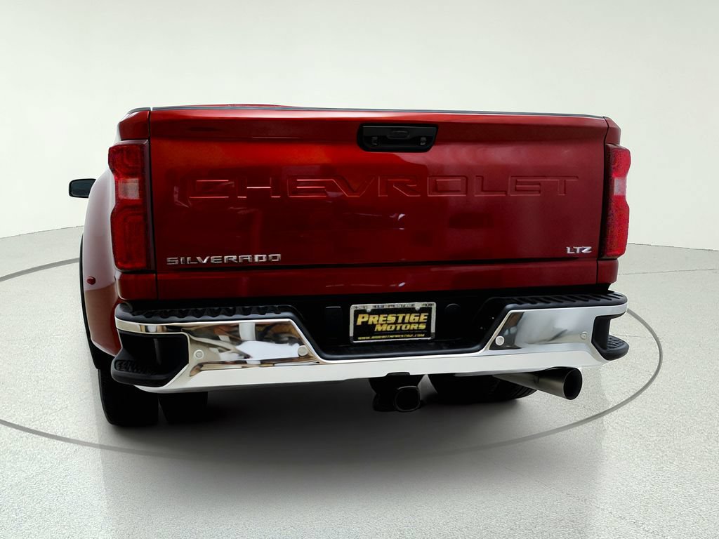 Used 2025 Chevrolet Silverado 3500 LTZ w/ LTZ Plus Package AWD/4WD image 5
