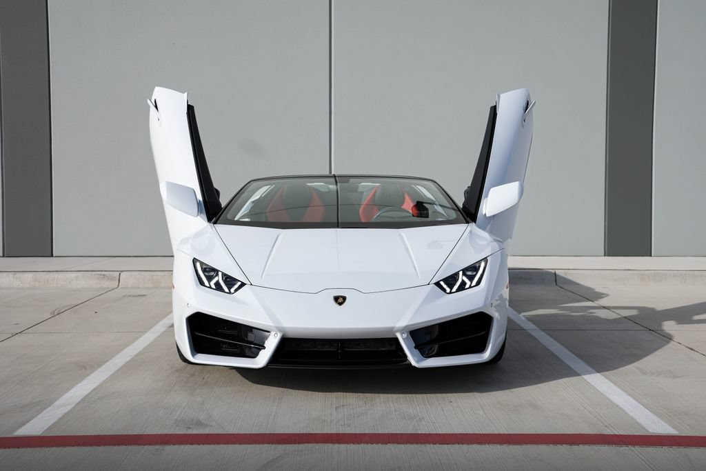 Used 2019 Lamborghini Huracan LP 580-2 RWD image 3