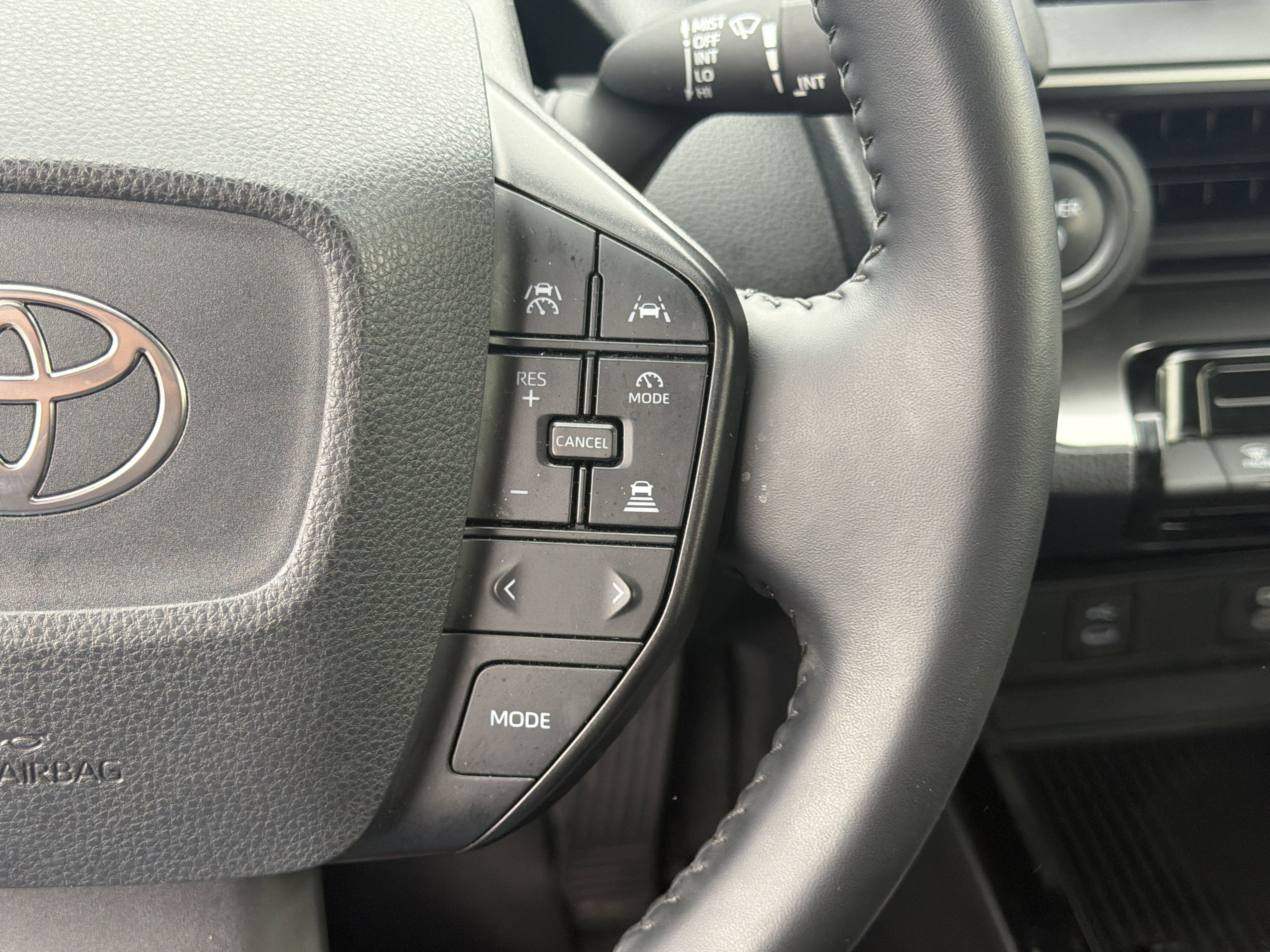 Used 2025 Toyota Prius LE image 19