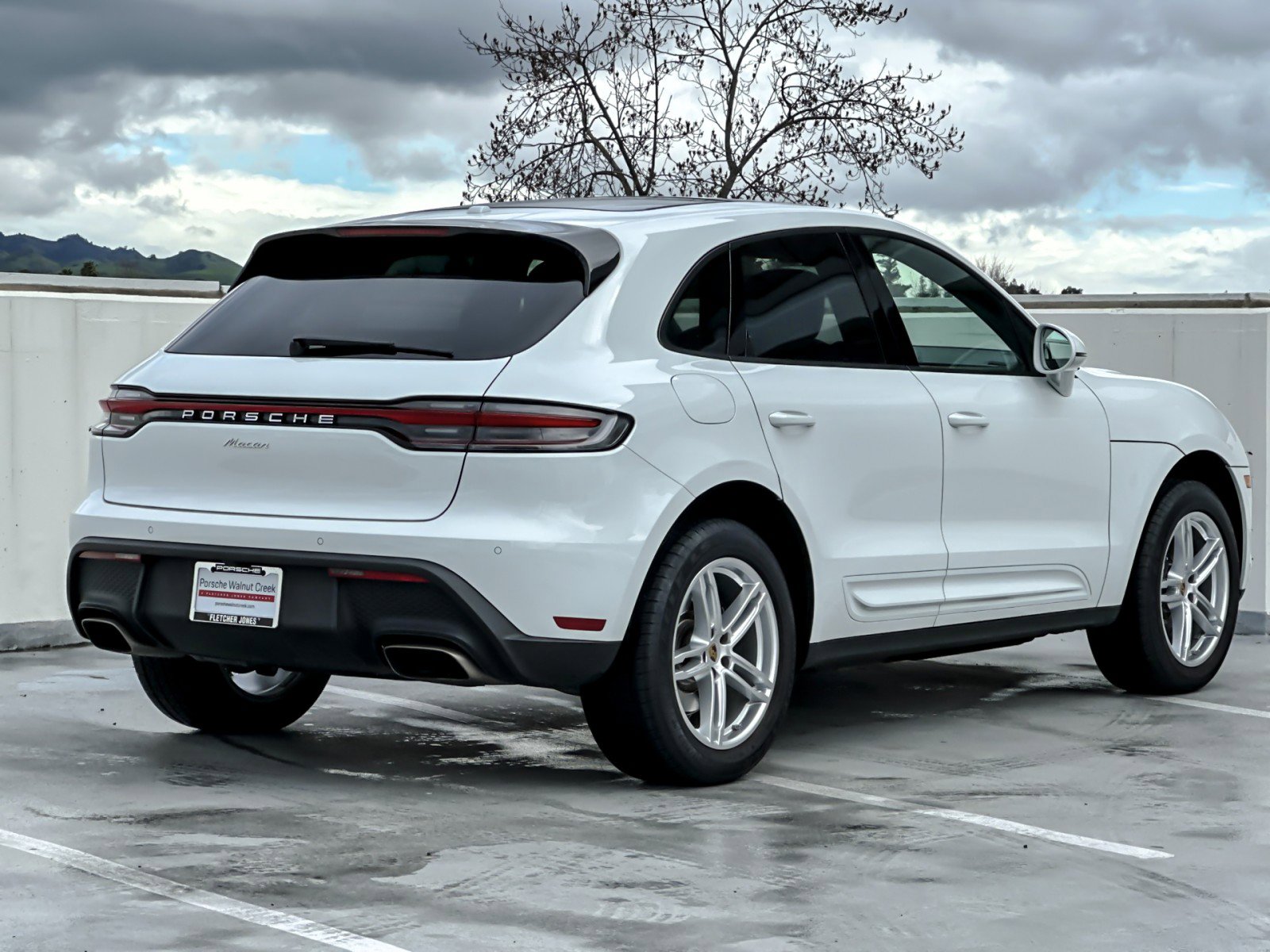 Certified 2025 Porsche Macan image 8