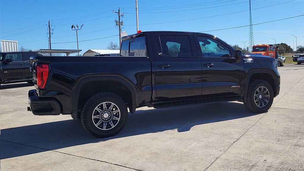 Used 2024 GMC Sierra 1500 AT4 w/ Technology Package image 8