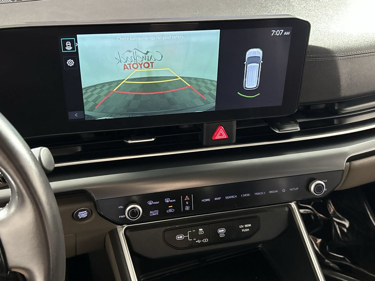 Used 2025 Kia Carnival FWD image 18
