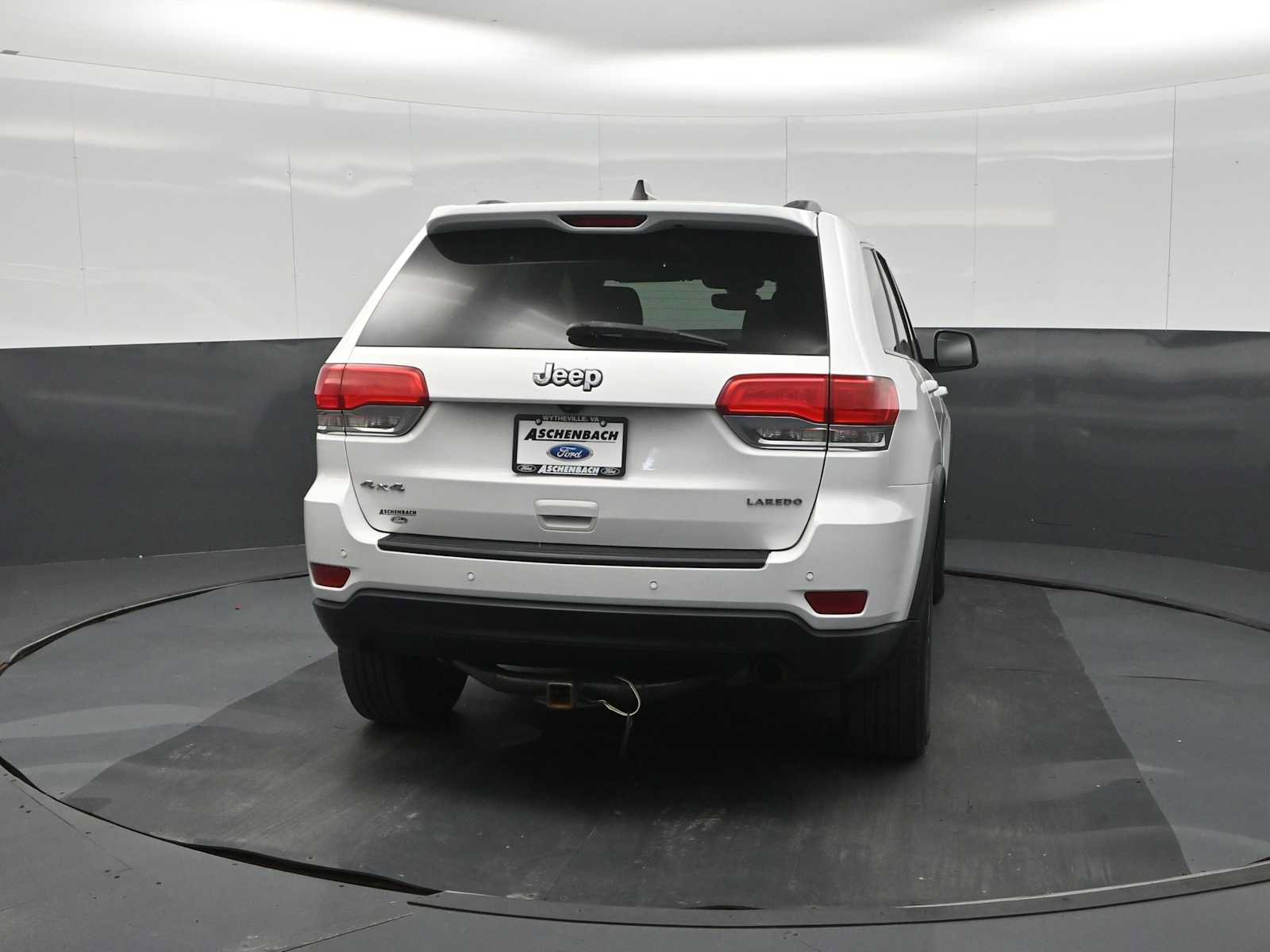 Used 2018 Jeep Grand Cherokee Laredo AWD/4WD image 8