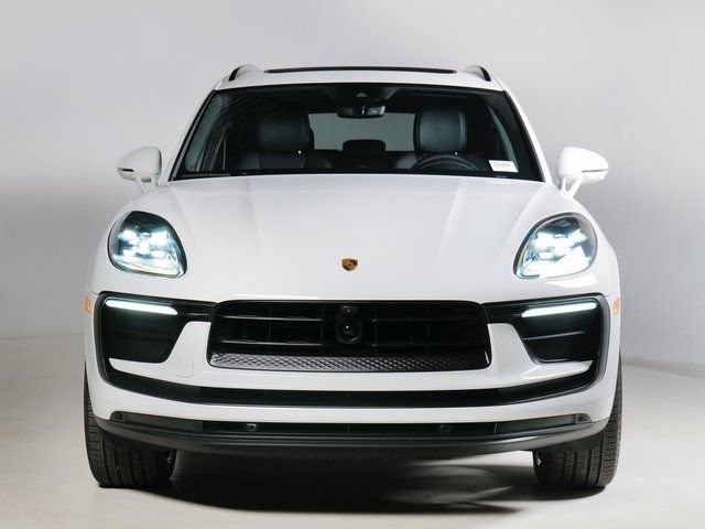 Certified 2026 Porsche Macan AWD/4WD image 6