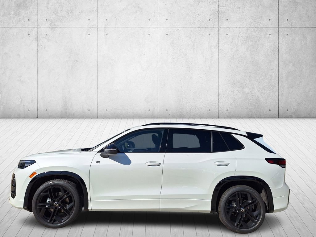 New 2026 Volkswagen Tiguan SE R-Line image 2