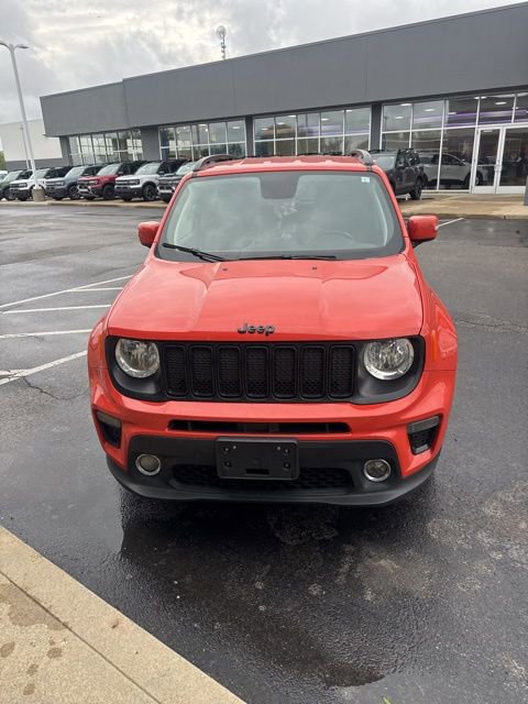 Used 2020 Jeep Renegade Altitude w/ UConnect 8.4 Nav Group FWD image 4