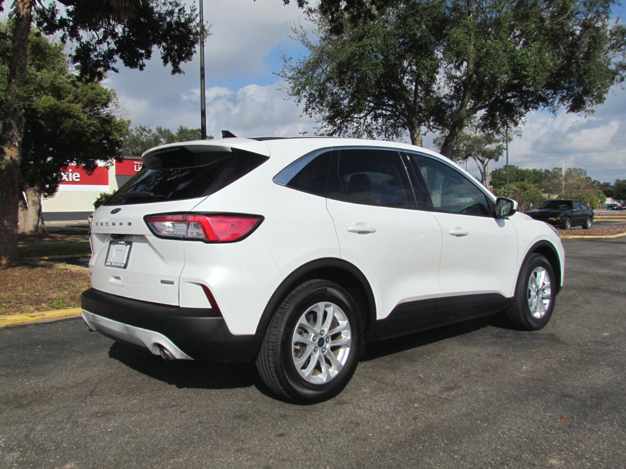 Used 2020 Ford Escape SE FWD image 11