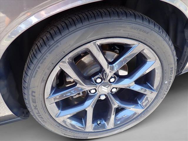 Used 2022 Dodge Challenger R/T w/ Driver Convenience Group RWD image 7