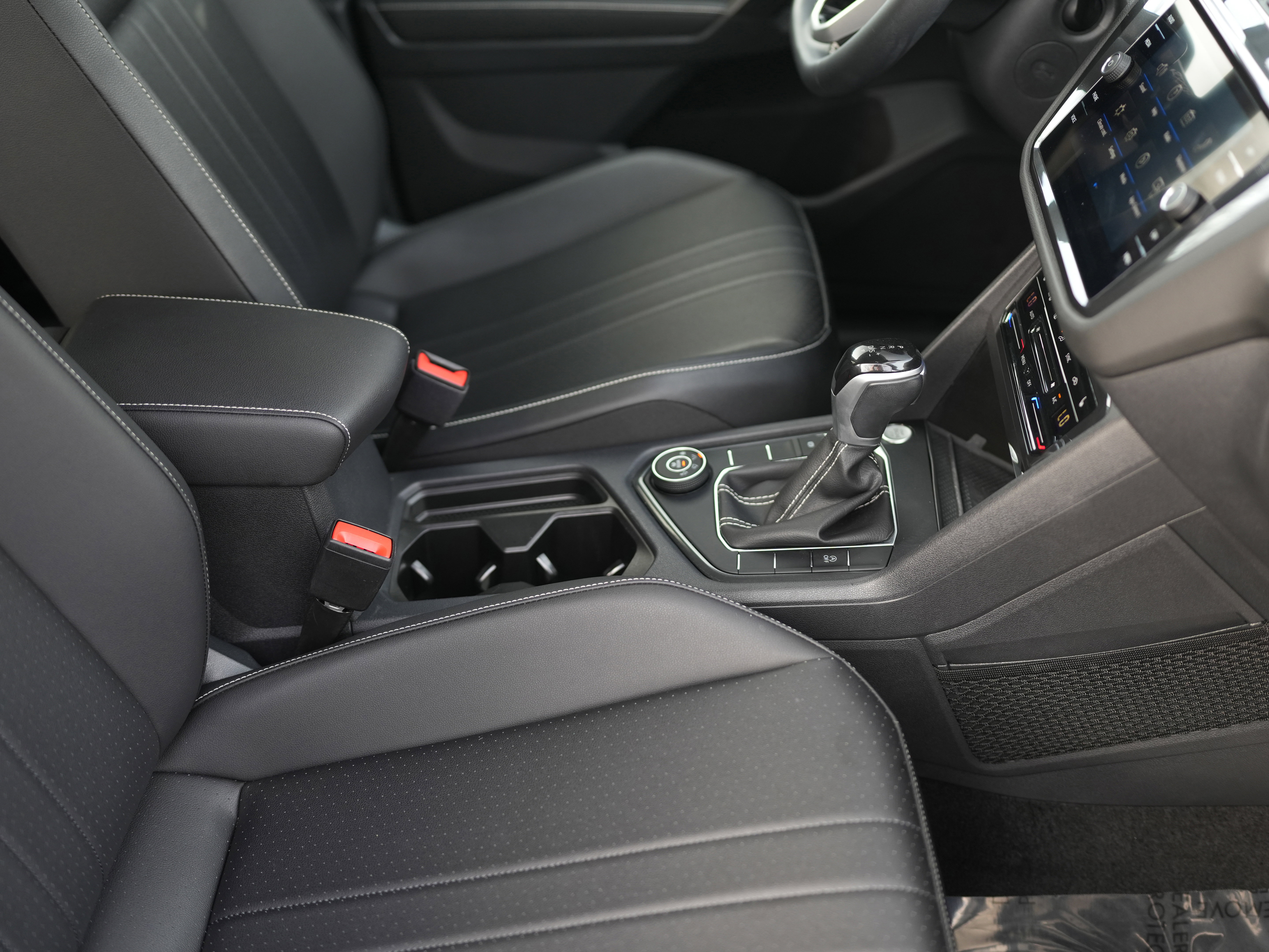 Certified 2023 Volkswagen Tiguan SE image 18