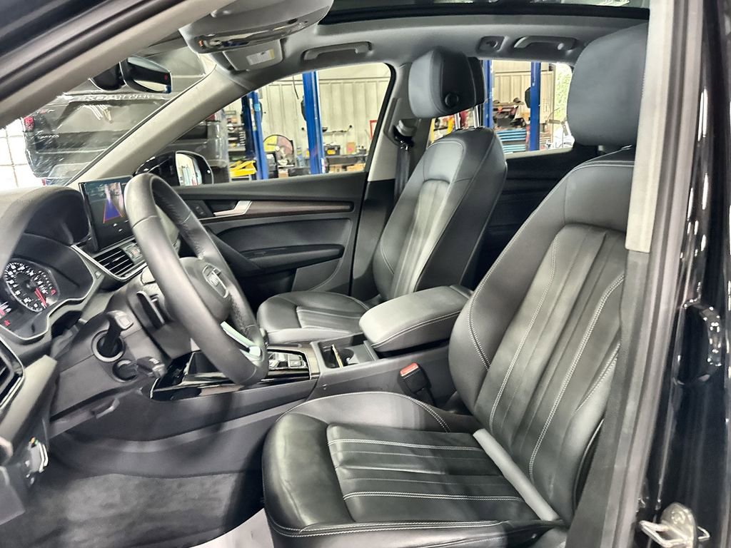 Used 2023 Audi Q5 2.0T Premium w/ Convenience Package AWD/4WD image 12