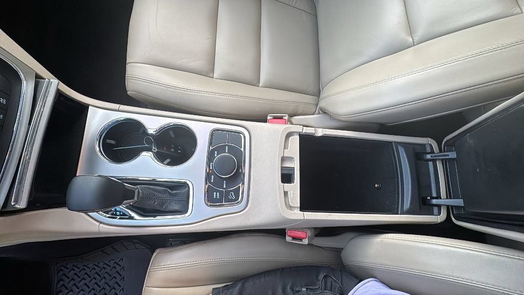 Used 2017 Jeep Grand Cherokee Limited AWD/4WD image 21