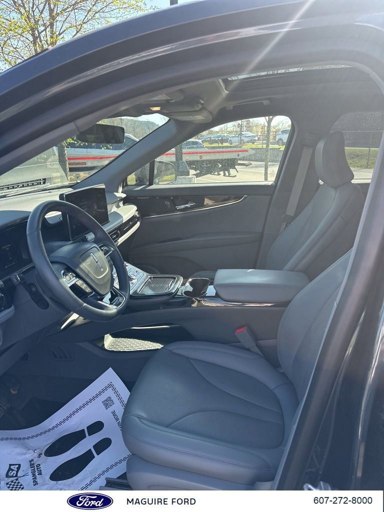 Used 2022 Lincoln Nautilus Reserve image 14