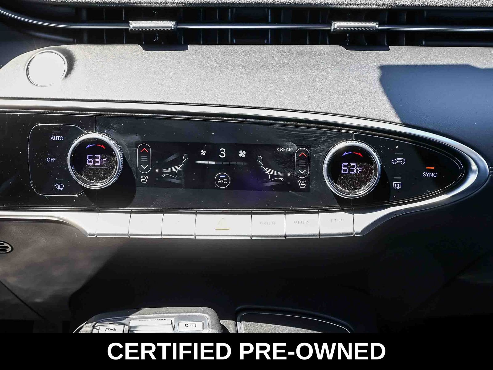 Used 2025 Genesis GV70 2.5T AWD/4WD image 14