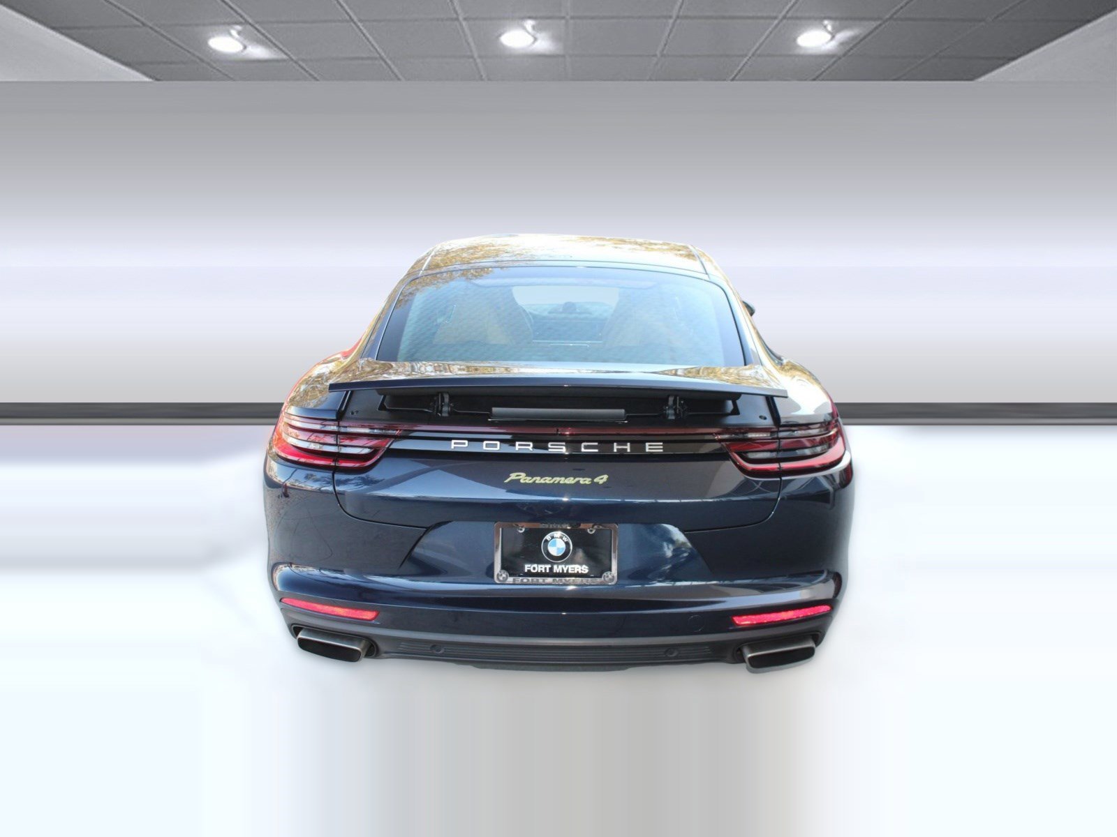 Used 2019 Porsche Panamera 4 image 10