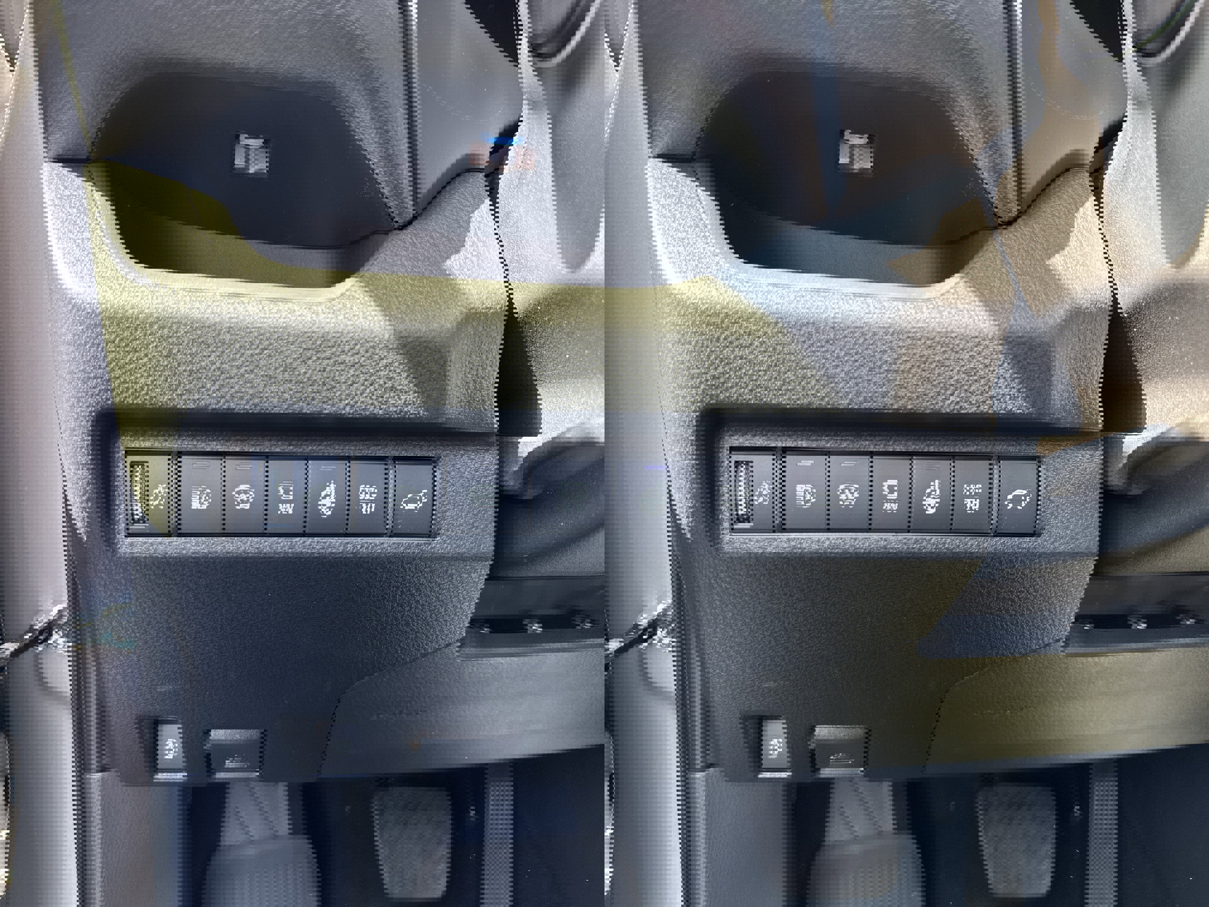 Used 2025 Toyota RAV4 XSE image 18