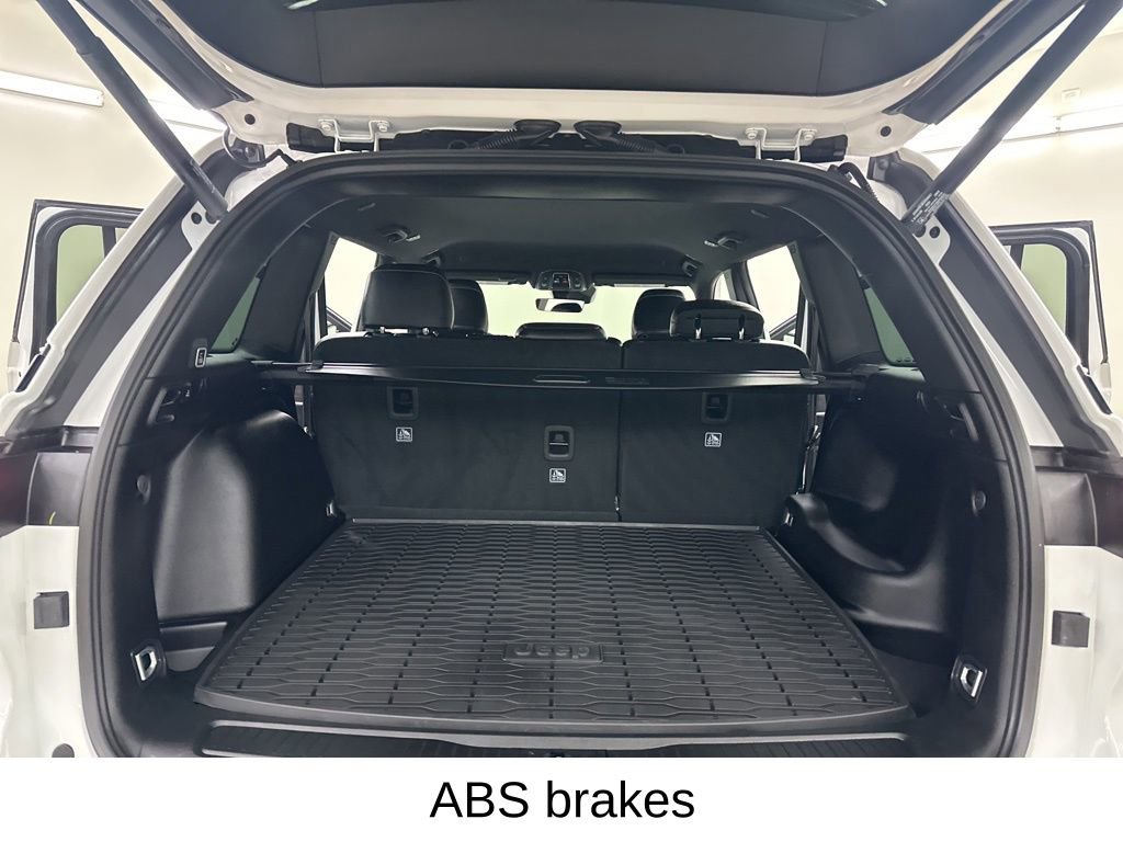 Used 2025 Jeep Grand Cherokee Limited image 26