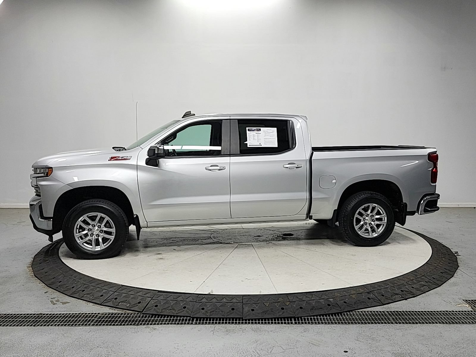 Used 2019 Chevrolet Silverado 1500 LT w/ All-Star Edition AWD/4WD image 4