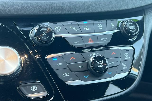 Used 2019 Chrysler Pacifica Touring-L w/ Advanced Safetytec Group image 26