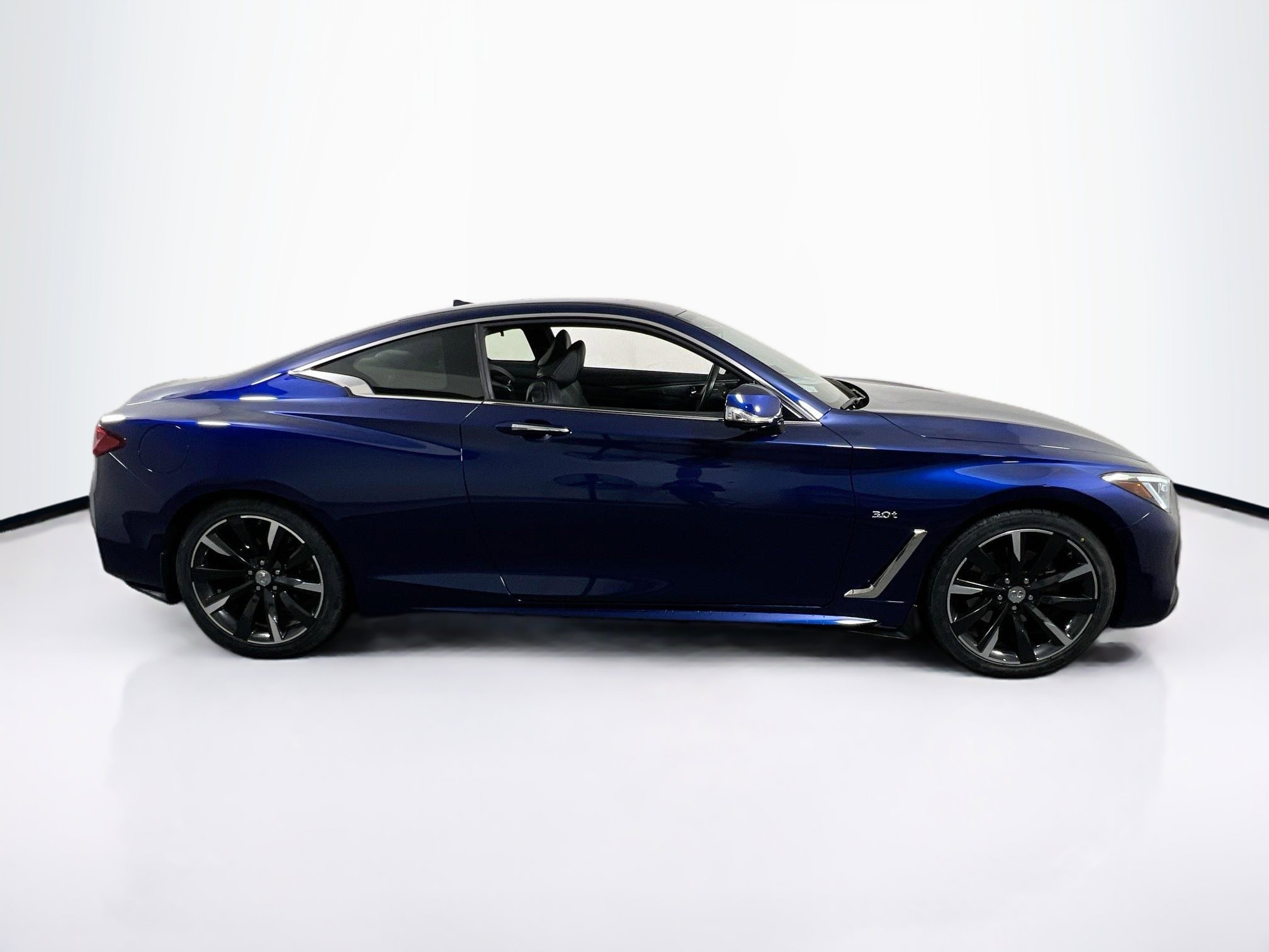 Used 2019 INFINITI Q60 3.0t Luxe w/ Essential Package image 4