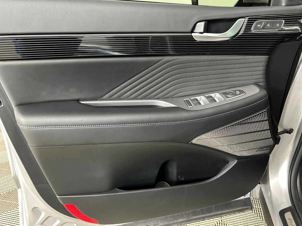 Used 2025 Hyundai Palisade Calligraphy AWD/4WD image 11