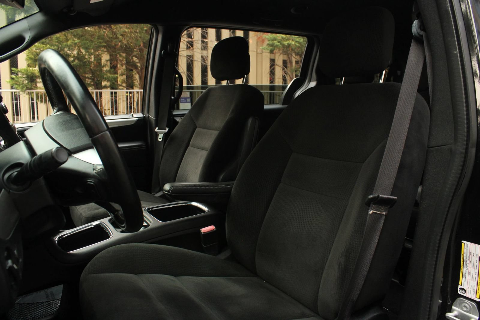 Used 2015 Dodge Grand Caravan SXT w/ Blacktop Package FWD image 16