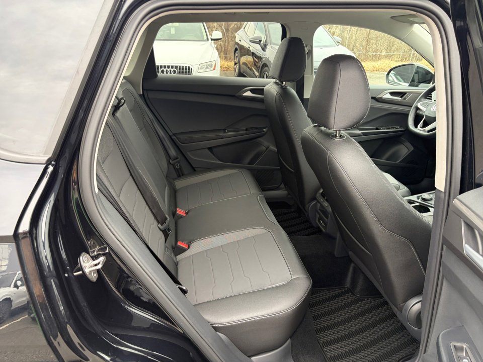 Used 2026 Volkswagen Taos SE AWD/4WD image 29