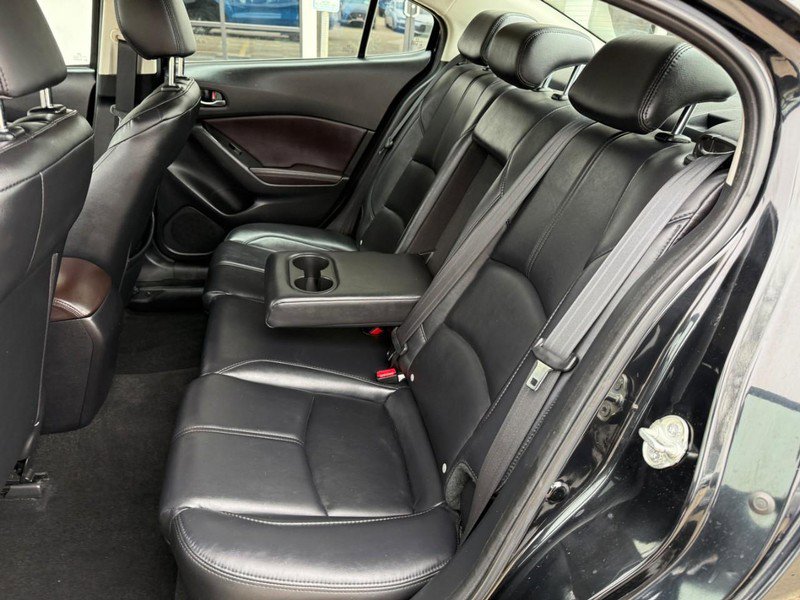 Used 2018 MAZDA MAZDA3 Touring image 19