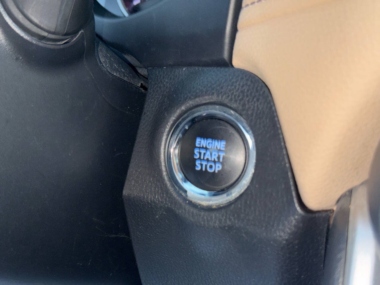 Used 2021 Toyota RAV4 XLE FWD image 28