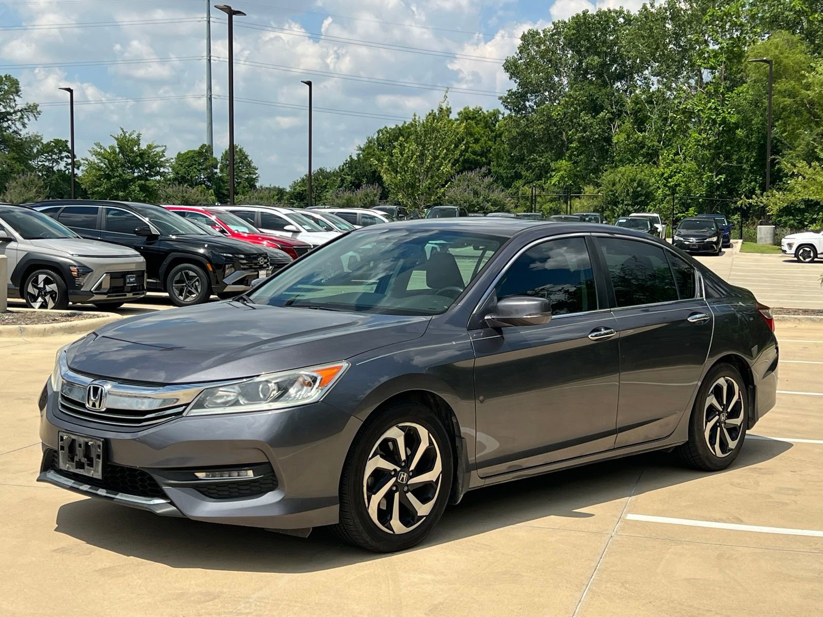Used 2017 Honda Accord EX-L image 5