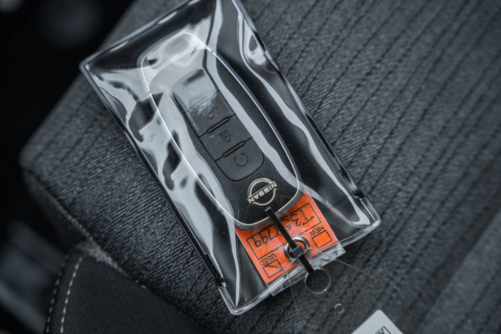 Used 2023 Nissan Rogue SV image 38